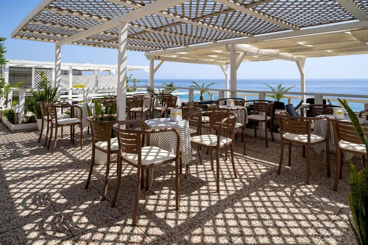 Hotel Rivage 陶尔米纳